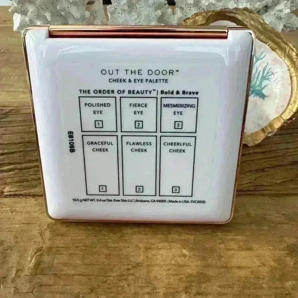 EVER Out The Door Cheek & Eye Palette ~ Bold & Brave ~ NEW in box! - Picture 7 of 8